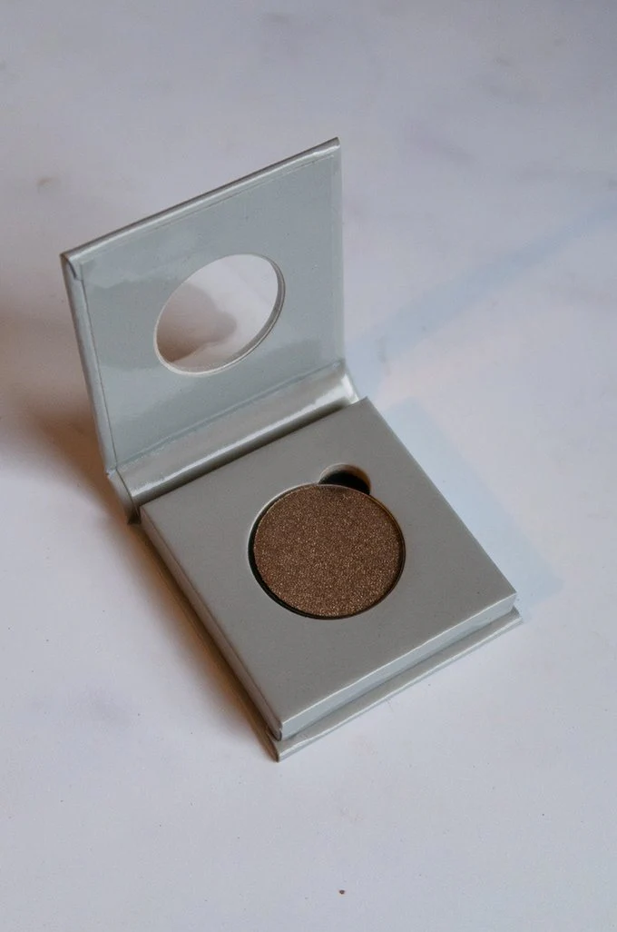 Frame Eyeshadow - Image 3
